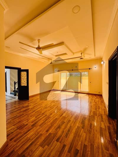 **LUXURY LIVING HOUSE UPPER PORTION FOR RENT IN D-12 (CDA SECTOR ISLAMABAD )**