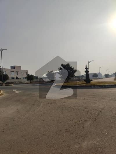 01 Kanal Possession Plot A Block Phase 3 50 Feet Road Near 120 Feet Main Boulevard 01 Kanal Possession Plot A Block Phase 3 50 Feet Road Near 120 Feet Main Boulevard