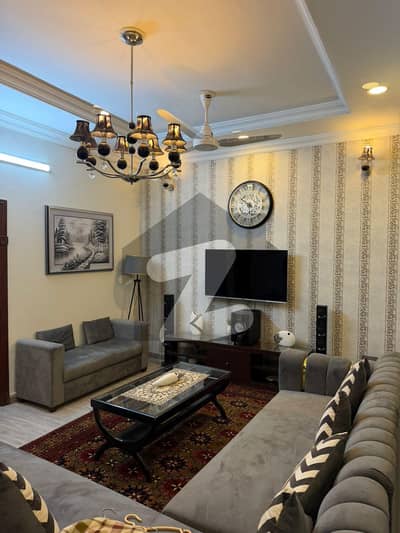 ای ۔ 11 اسلام آباد میں 5 کمروں کا 6 مرلہ مکان 5.3 کروڑ میں برائے فروخت۔