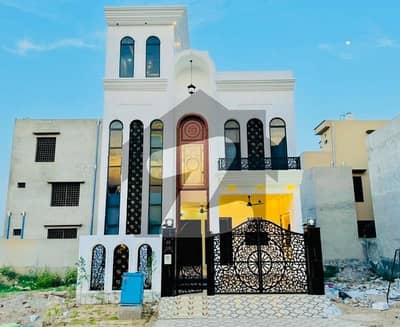 Prime Location 5 Marla House In Only Rs. 25000000