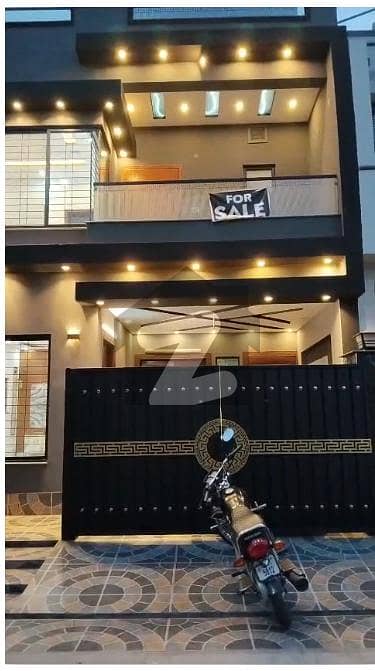 Brand New 5 Marla Modern House on 40 Ft Road for Sale in Executive Block, Park View City Lahore