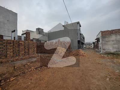 ایچ ۔ 13 اسلام آباد میں 7 مرلہ رہائشی پلاٹ 1.2 کروڑ میں برائے فروخت۔