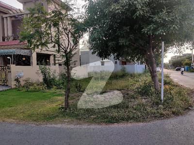 ڈی ایچ اے 9 ٹاؤن ۔ بلاک ڈی ڈی ایچ اے 9 ٹاؤن,ڈیفنس (ڈی ایچ اے),لاہور میں 7 مرلہ رہائشی پلاٹ 1.65 کروڑ میں برائے فروخت۔