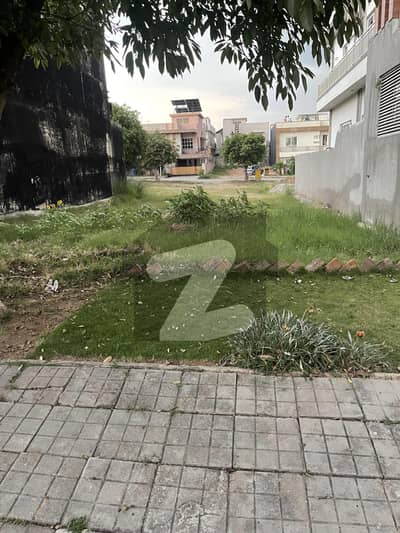 Phase 8. I Block 10 Marla Plot For sale