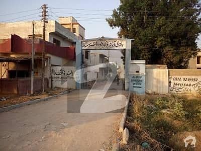 ہادی آباد سکیم 33,کراچی میں 6 کمروں کا 5 مرلہ مکان 2.25 کروڑ میں برائے فروخت۔
