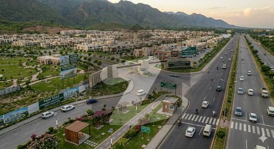 مارگلہ آرچرڈ اسلام آباد میں 14 مرلہ رہائشی پلاٹ 1.25 کروڑ میں برائے فروخت۔