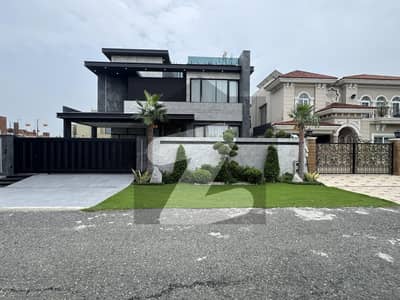 TOP LOCATION DEAL HOT LOCATION HOUSE DHA PHASE 7