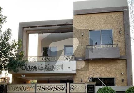 بحریہ آرچرڈ لاہور میں 4 کمروں کا 8 مرلہ مکان 2.75 کروڑ میں برائے فروخت۔