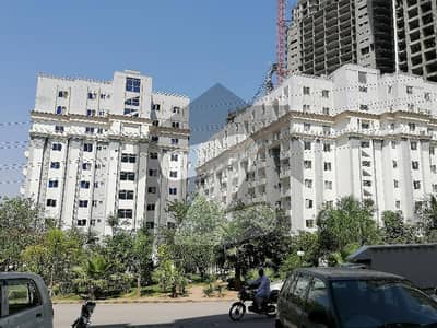 ڈیفنس ریزیڈینسی ڈی ایچ اے ڈیفینس فیز 2,ڈی ایچ اے ڈیفینس,اسلام آباد میں 3 کمروں کا 6 مرلہ فلیٹ 1.6 کروڑ میں برائے فروخت۔