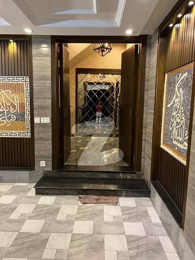 بحریہ ٹاؤن سیکٹر سی بحریہ ٹاؤن,لاہور میں 3 کمروں کا 10 مرلہ بالائی پورشن 65.0 ہزار میں کرایہ پر دستیاب ہے۔