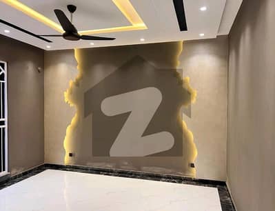 Ideal 5 Marla House Available In Bahria Town - Safari Block, Lahore
