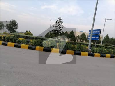 انجینئرز کوپ ہاؤسنگ ۔ بلاک ایم انجنیئرز کوآپریٹو ہاؤسنگ,ڈی ۔ 18,اسلام آباد میں 1 کنال رہائشی پلاٹ 1.05 کروڑ میں برائے فروخت۔