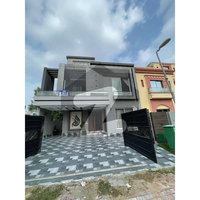 10 Marla Owner Built House For Sale In Bahria Town LHR