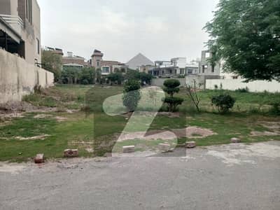 آئی ای پی انجینئرز ٹاؤن - سیکٹر بی آئی ای پی انجینئرز ٹاؤن,لاہور میں 2 کنال رہائشی پلاٹ 6.0 کروڑ میں برائے فروخت۔