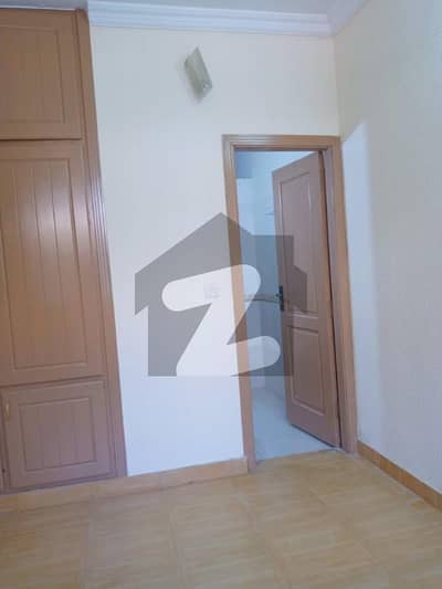 4 marla portion for rent