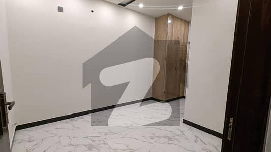 8 Marla Upper Portion Available For Rent Near Park Musjid Or Commercial