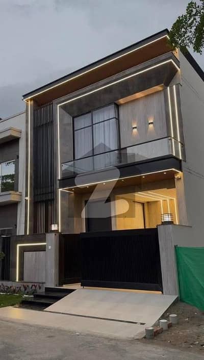 5 Marla Luxury Fully Furnished Brand New House