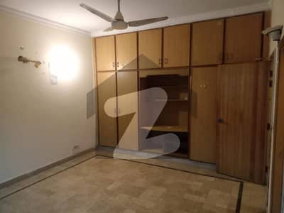 10 Marla Upper Portion Available For Rent ( DHA Main Boulevard Apporach)