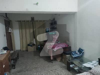 نارتھ ناظم آباد کراچی میں 3 کمروں کا 9 مرلہ مکان 4.75 کروڑ میں برائے فروخت۔
