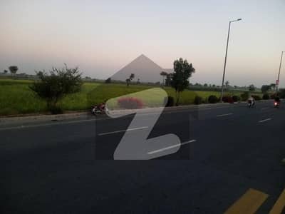 کینال ایکسپریس فیصل آباد میں 6 کنال کمرشل پلاٹ 9.25 کروڑ میں برائے فروخت۔