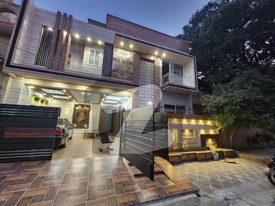10 MARLA Brand New Luxury Ultra Modern Style Stylish House For Sale In Iqbal Town Lahore.