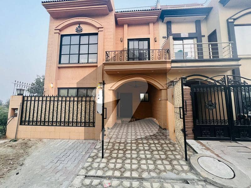 4.4 MARLA DESIGNER HOUSE FOR SALE WITH SOLAR 4.4 MARLA DESIGNER HOUSE FOR SALE WITH SOLAR