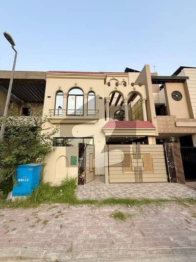 I SELL 5MARLA FACING PARK HOUSE IN EASTERN EXT PHASE 1 BAHRIA ORCHARD LAHORE