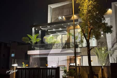 10 marla designer house on hot location & main boulevard house for sale on reasonable price