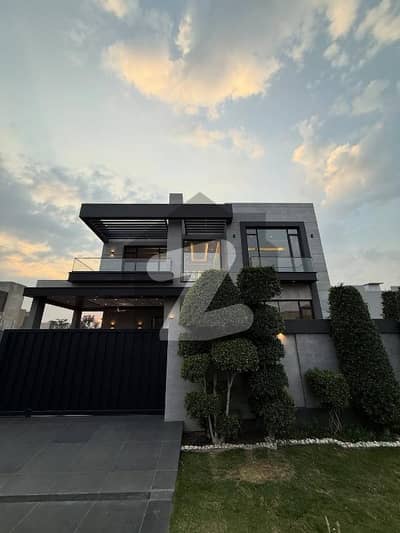 10 Marla House Available For Rent In DHA Phase 6