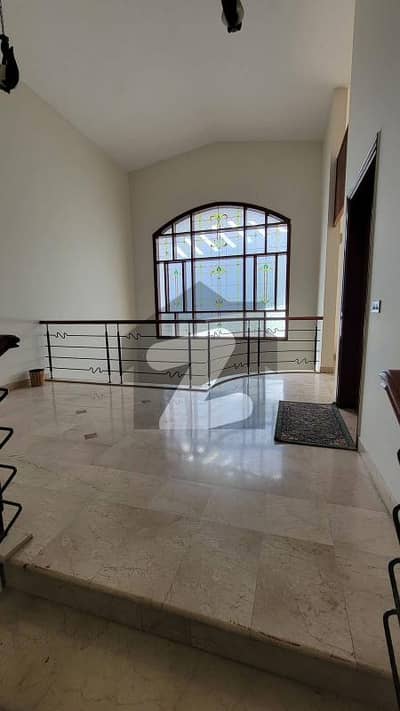 defence 1000 yards bungalow for rent