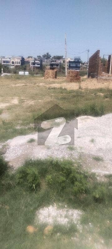 6marla Plot in Reasonable Price