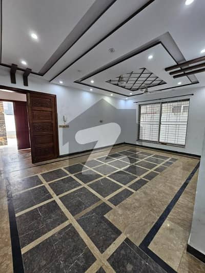 1 Kanal Brand New Luxury Upper Portion Available For Rent