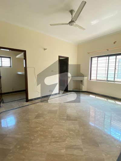 8 Marla Full House 4 Bedrooms Attached Bathrooms DD Car Parking