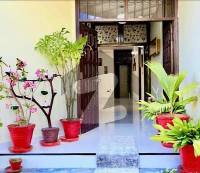 ڈی ایچ اے فیز 4 ڈی ایچ اے ڈیفینس,کراچی میں 6 کمروں کا 1 کنال مکان 13.5 کروڑ میں برائے فروخت۔