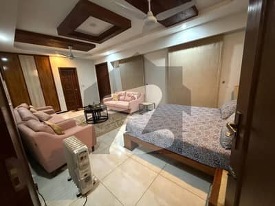 Modern 3 Bed Apartment | Top City | Near Airport | Lifts + Parking | Family Living