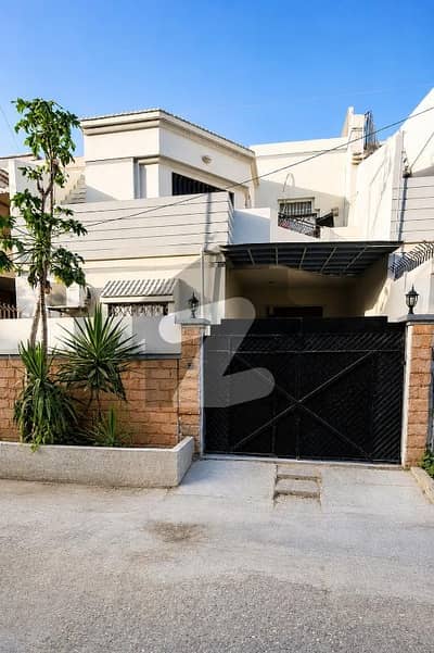 We are First Owner. Direct deal option. Sumaira Bungalows 120 Square Yard. Maintained One Unit House.