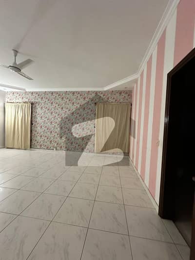 ڈی ایچ اے فیز 5 ڈی ایچ اے ڈیفینس,کراچی میں 5 کمروں کا 1 کنال مکان 5.0 لاکھ میں کرایہ پر دستیاب ہے۔