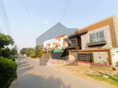 1 Kanal Brand New Luxury Modern Style Super Hot Location All Original Picture attached With Direct Owner Meeting For Sale in Wapda Town