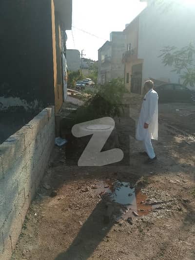 بنی گالہ اسلام آباد میں 5 مرلہ رہائشی پلاٹ 42.0 لاکھ میں برائے فروخت۔