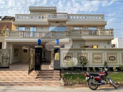 1 Kanal Brand New Luxury Modern Style All Original Picture Attached With Direct Owner Meeting For Sale In Wapda Town