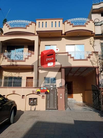 *G,11/ 8 MARLA FULL HOUSE FOR RENT 5 BED ATTACHED BATH 2 KITCHEN 2 DD SERVANT MARBLE FLOOR BEST LOCATION NAYER TO PARK MOSQUE MARKET*