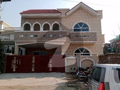 جی ۔ 11 اسلام آباد میں 5 کمروں کا 8 مرلہ مکان 2.0 لاکھ میں کرایہ پر دستیاب ہے۔