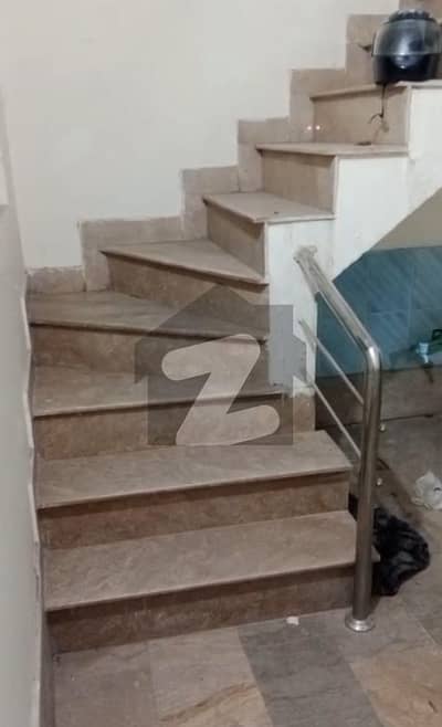 سبزہ زار سکیم لاہور میں 3 کمروں کا 3 مرلہ مکان 1.25 کروڑ میں برائے فروخت۔