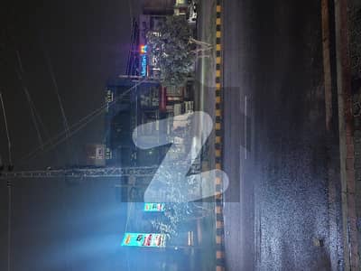 جوہر ٹاؤن لاہور میں 1 کنال Studio دفتر 30.0 لاکھ میں برائے فروخت۔