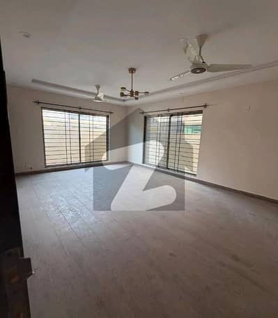 CHANCE DEAL AT Prime Location In Askari 6 300 Square Yards House For sale