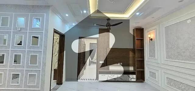 Upper Portion Of 10 Marla House Available For Rent In Bahria Town Lahore