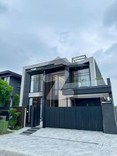 1 kanal luxury House Available for Rent in DHA phase 8