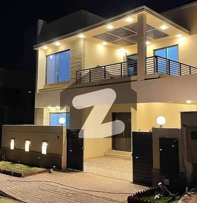 Precinct 1 , 272 Sq Yd Villa Available For Sale At Good Location Of Bahria Town Karachi.