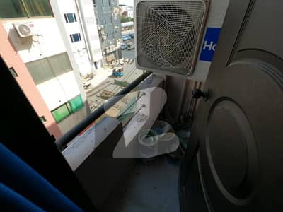 450 Square Feet Flat available for sale in Muslim Commercial Area if you hurry