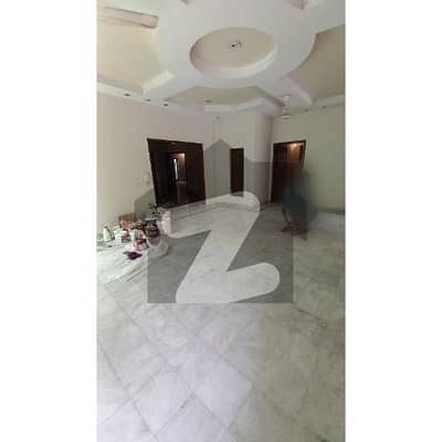 کینال ویو لاہور میں 5 کمروں کا 1 کنال مکان 2.0 لاکھ میں کرایہ پر دستیاب ہے۔